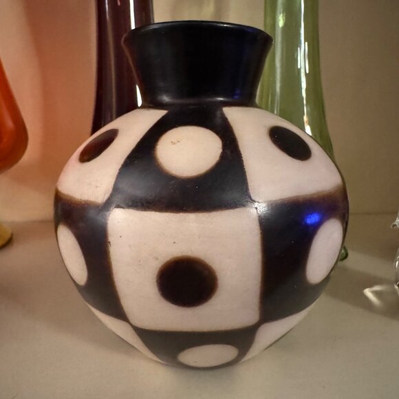 Signed Valeriano Paz Chulucanas Peru Circle Square Brown Cream Handmade Vase VTG - Picture 1 of 10
